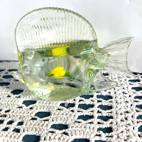 Blown Art Glass Vintage Bright Yellow Fish Figurine Paperweight - Picture 6 of 8
